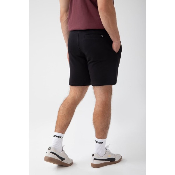 Czarne krótkie spodenki męskie TW BASIC SHORT PANTS 182 M BLACK Czarne krótkie spodenki męskie TW BASIC SHORT PANTS 182 M BLACK