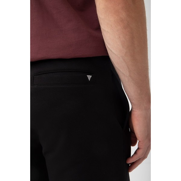 Czarne krótkie spodenki męskie TW BASIC SHORT PANTS 182 M BLACK Czarne krótkie spodenki męskie TW BASIC SHORT PANTS 182 M BLACK