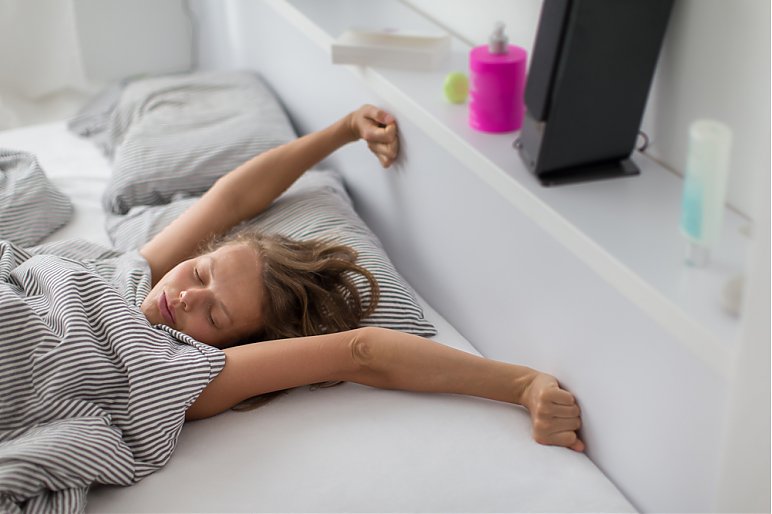 Hormon snu - jak działa melatonina na noc?