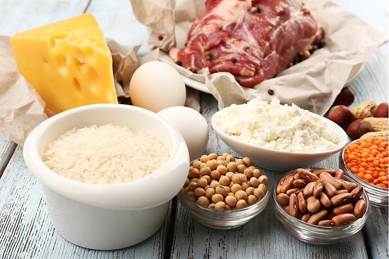 Dieta wysokobiałkowa — przepisy i przykładowy jadłospis