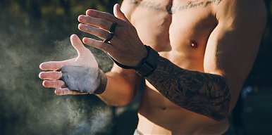 Odciski po siłowni – jak pozbyć się odcisków na dłoniach po siłowni?